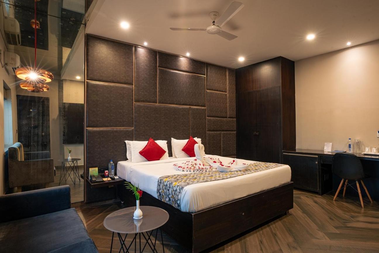 The Presidency Hotel Bhubaneswar Exterior photo