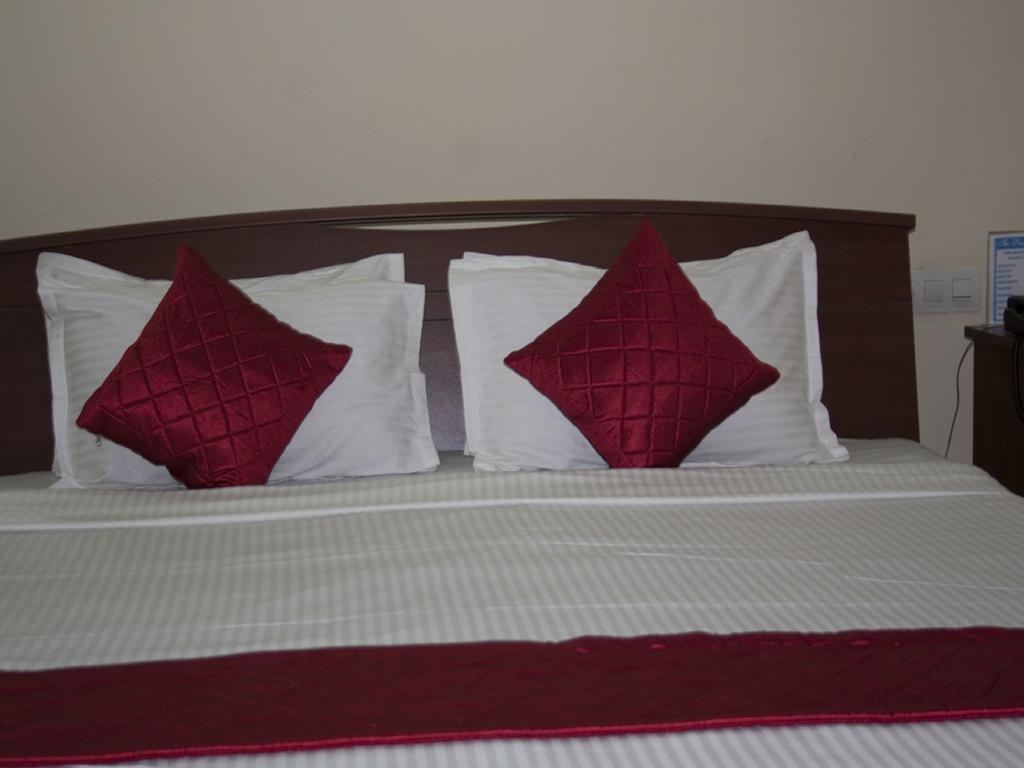 The Presidency Hotel Bhubaneswar Room photo