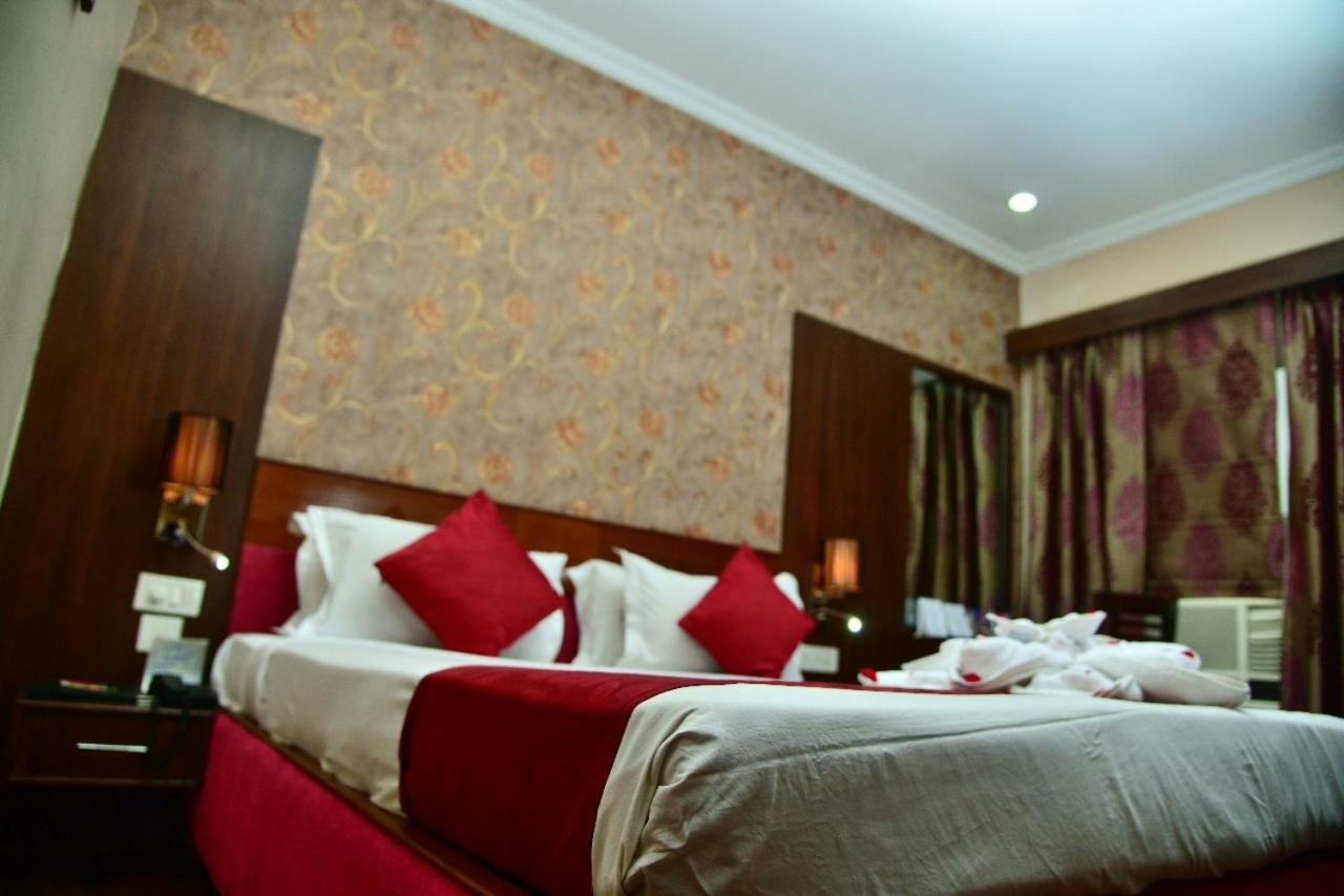The Presidency Hotel Bhubaneswar Exterior photo